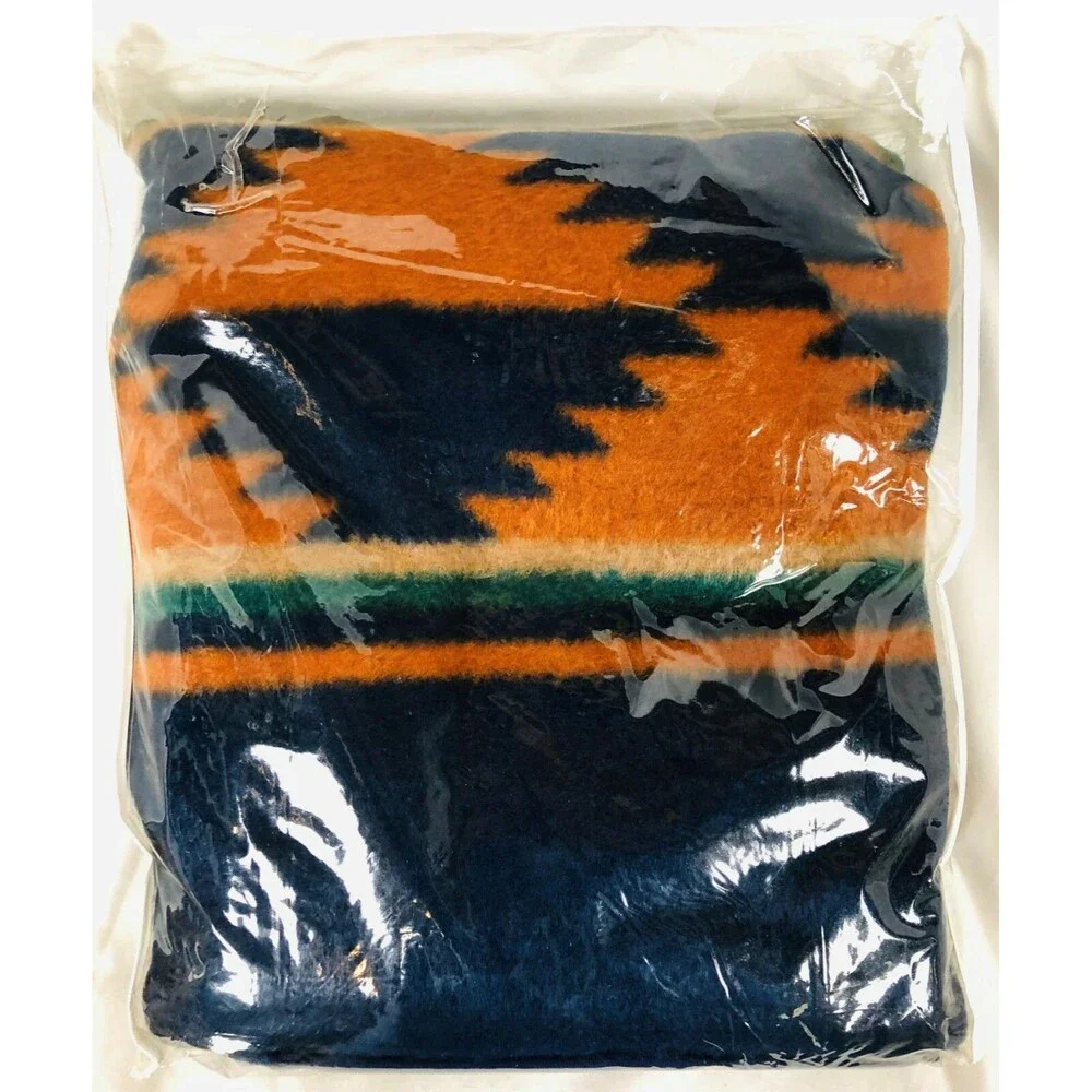 Biederlack Cuddle Wrap Blanket Yuma Southwest Snap Zip Wearable Stadium 55